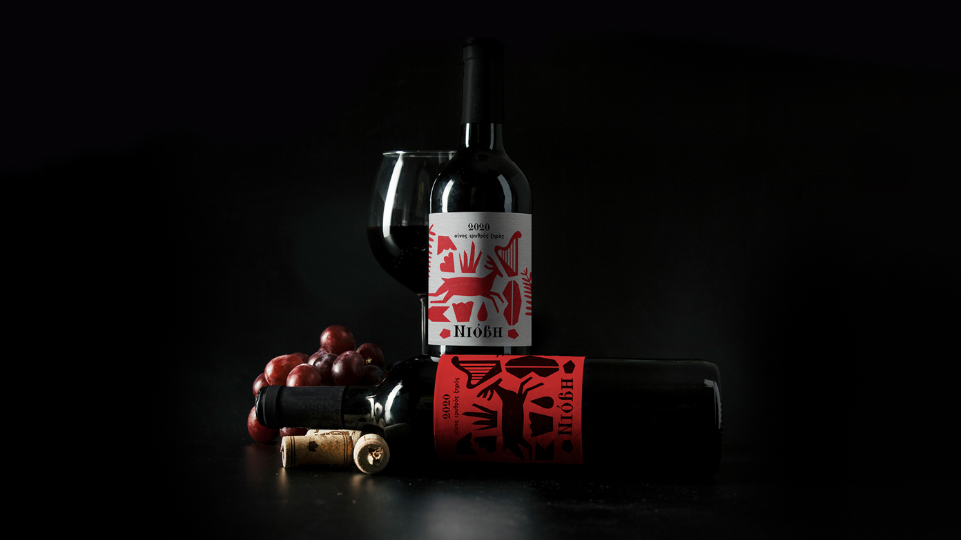 Red and white wine packaging design